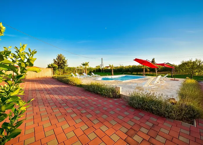 My Dalmatia - Ljubica With Private Pool Tinj